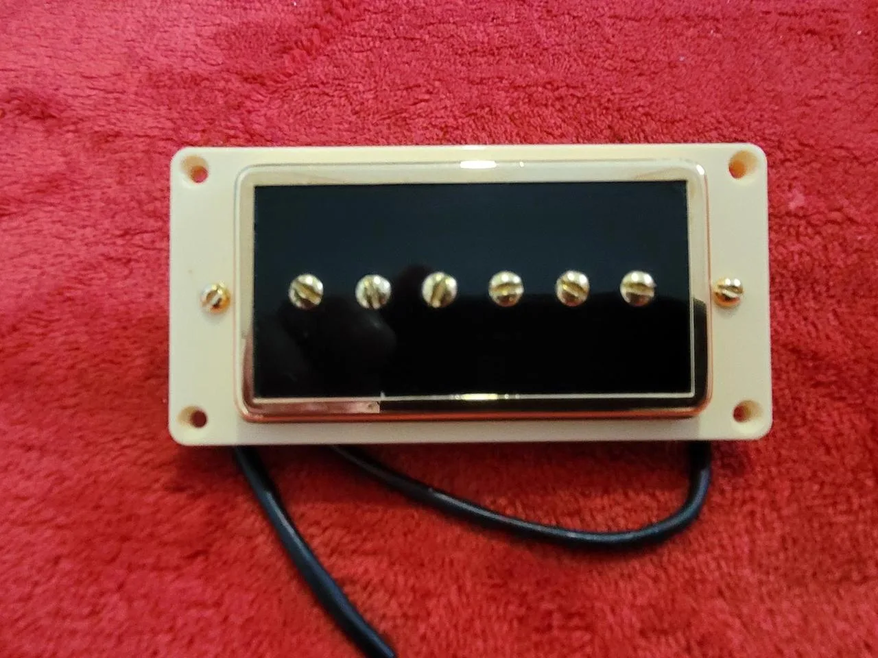 RM Pickups P90 snímač RP94 v humbucker velikosti, zlatý