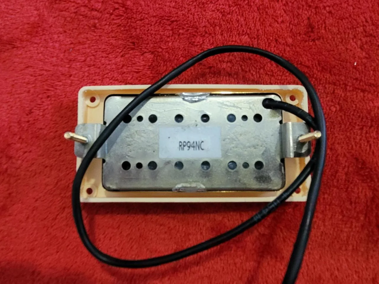 RM Pickups P90 snímač RP94 v humbucker velikosti, zlatý