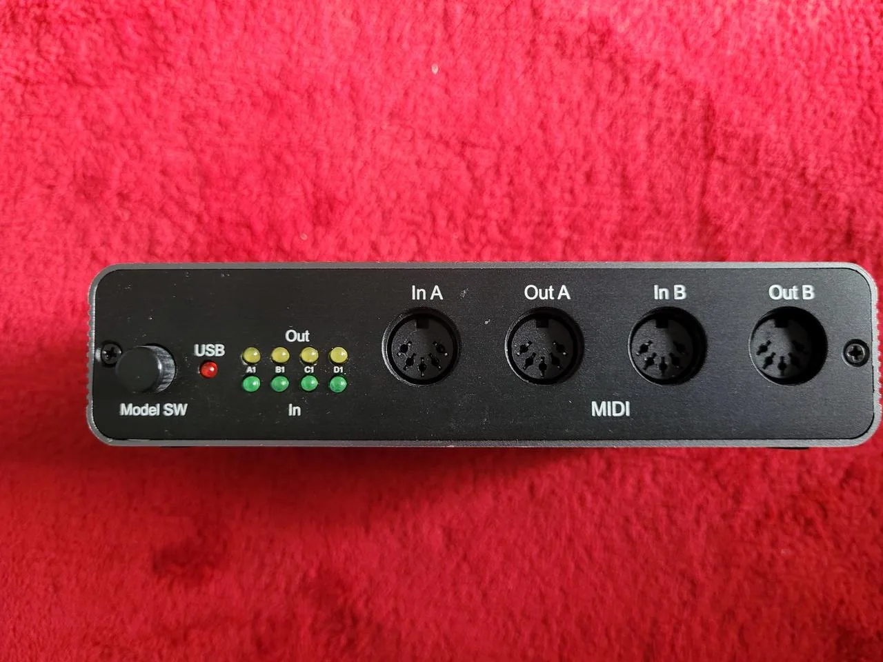 Miditech MIDIface 4x4 thru/merge