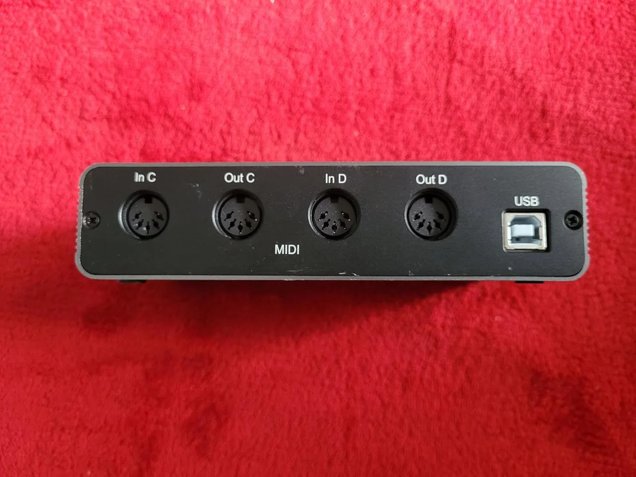 Miditech MIDIface 4x4 thru/merge