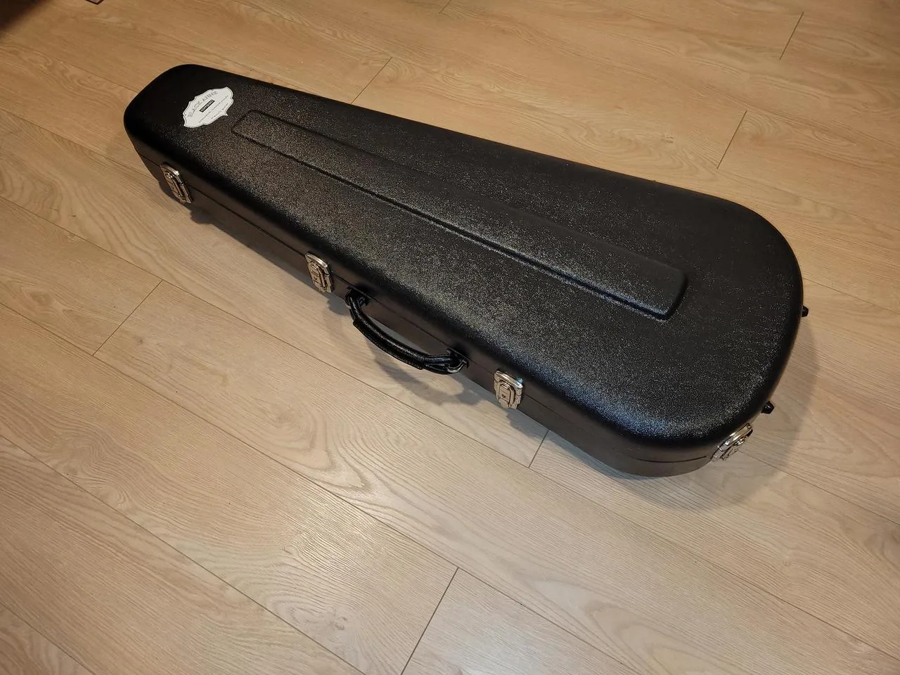 Kufr pro elektrickou kytaru Black Anne compact
