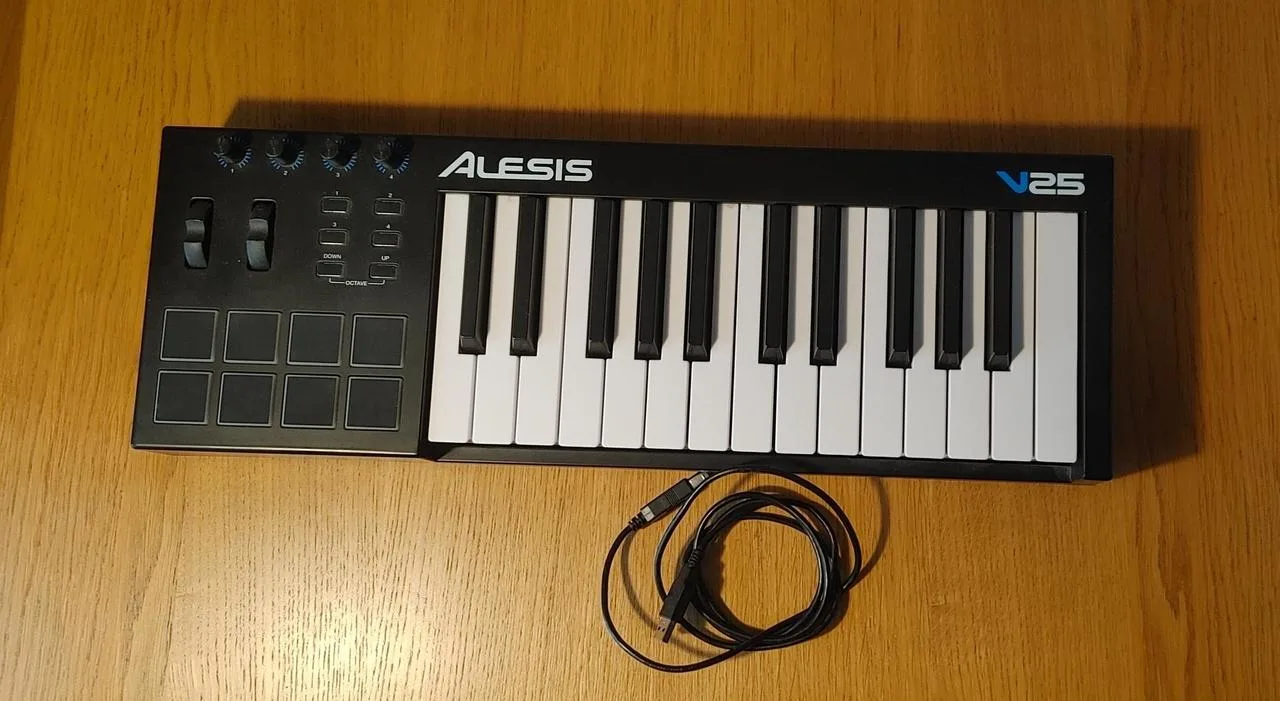 Alesis V25