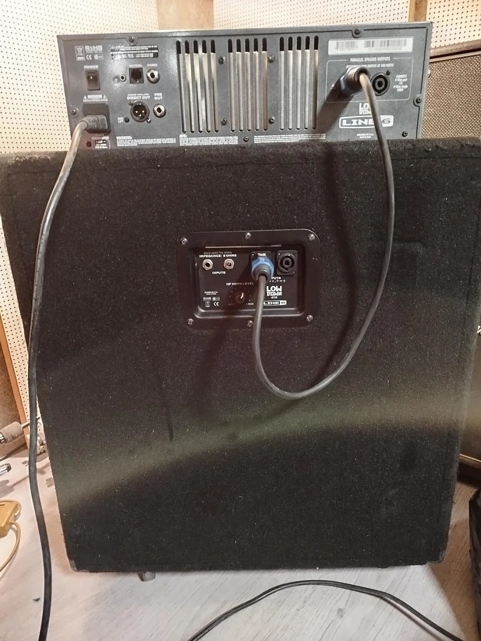 LINE6 Lowdown HD 400w + 4x10 box 600w