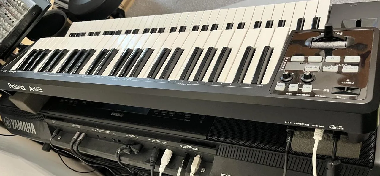 Roland A-49