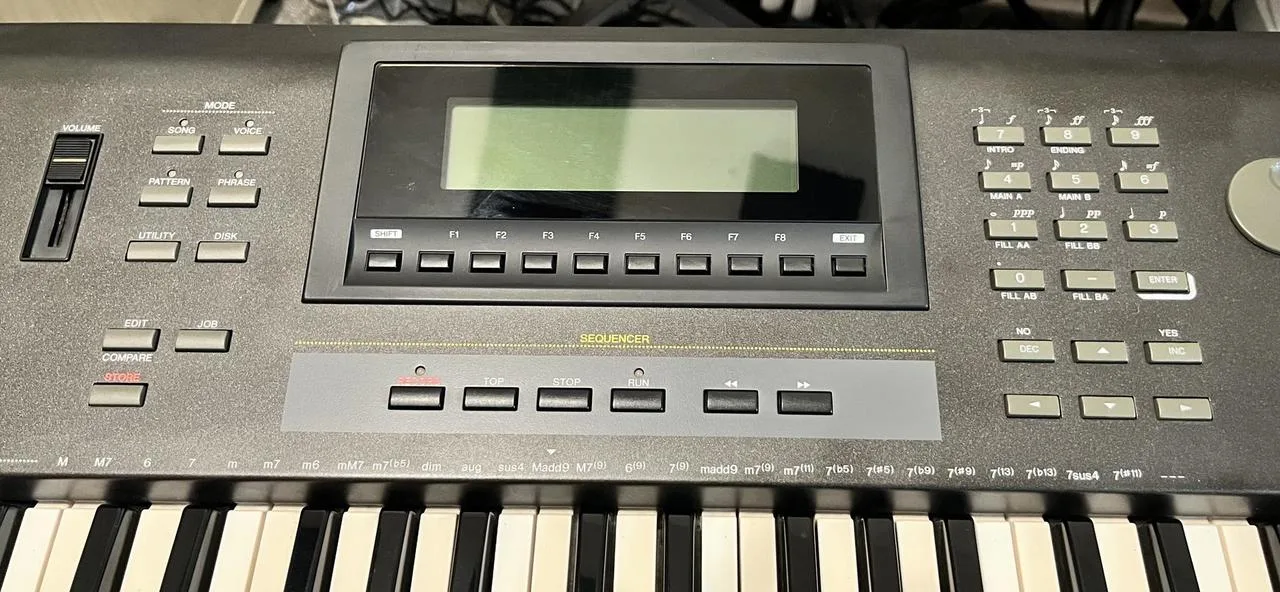 Workstation Yamaha QS300