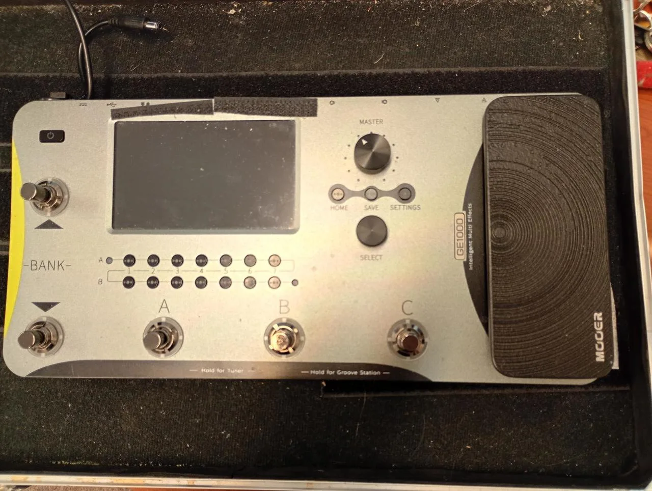 Mooer GE 1000 multiefekt.