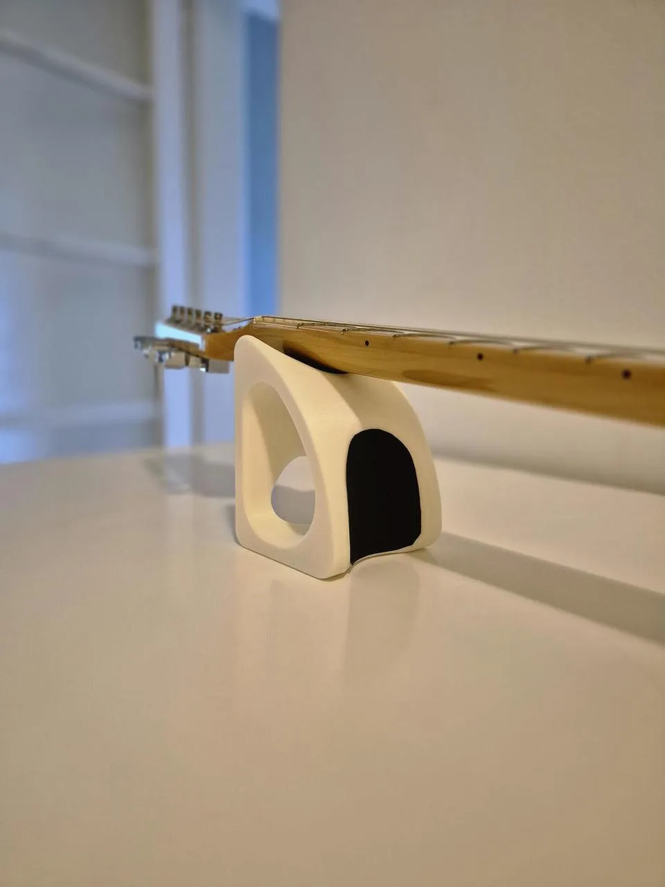 Servisní opěrka pod krk kytary