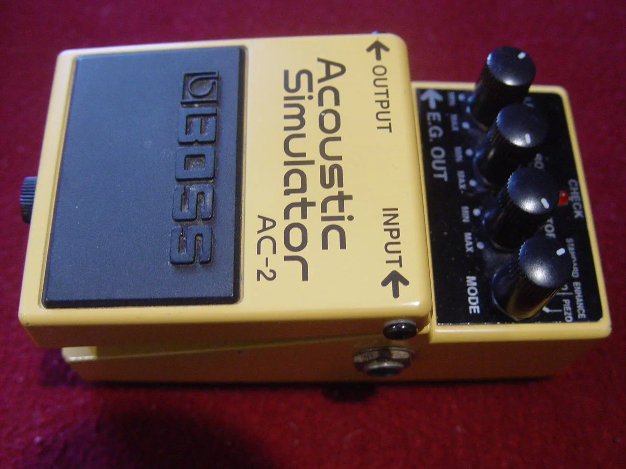 Prodám BOSS AC-2 acoustic simulator Taiwan únor 97