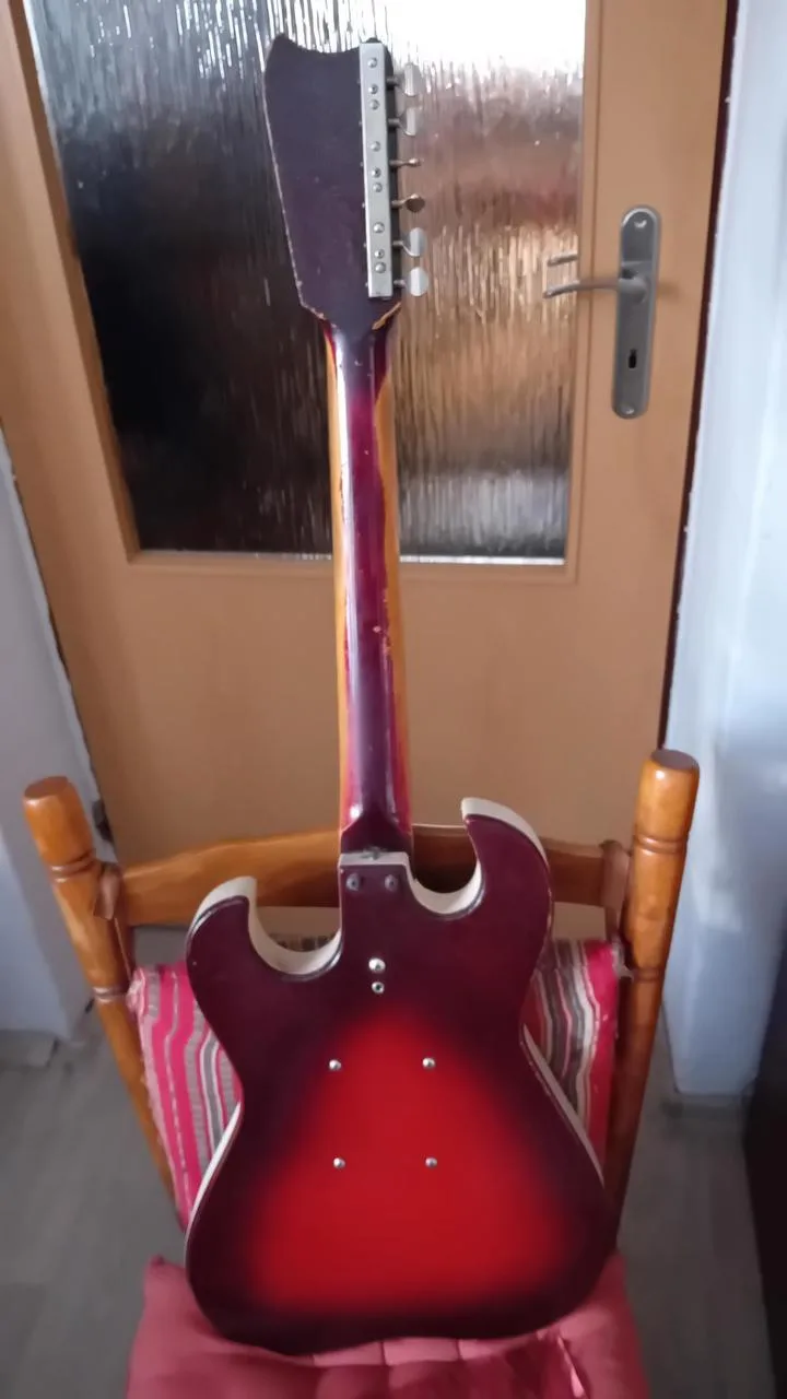 Kytara Silvertone 1457 z r.1965