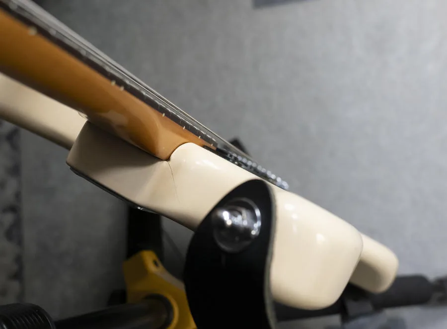 Prodám Fender strat Japan E series