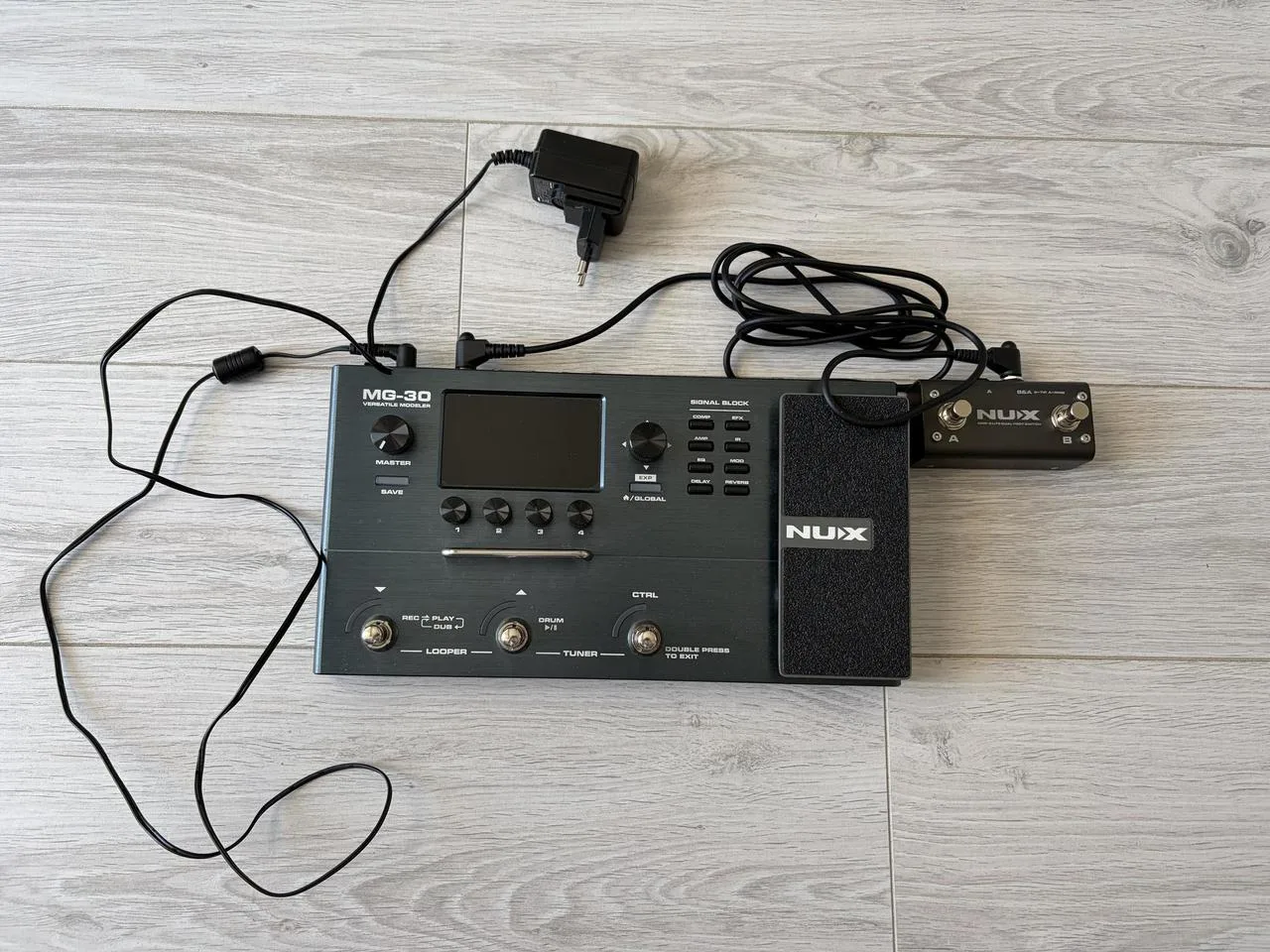 Nux MG-30 + NMP-2 Lite dual footswitch
