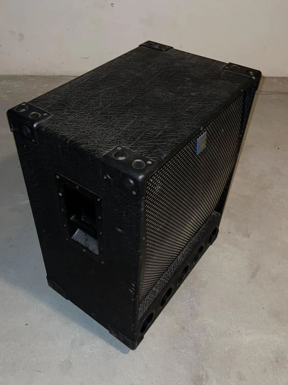 Baskytarový reprobox SECO 4x10 600W 8Ω