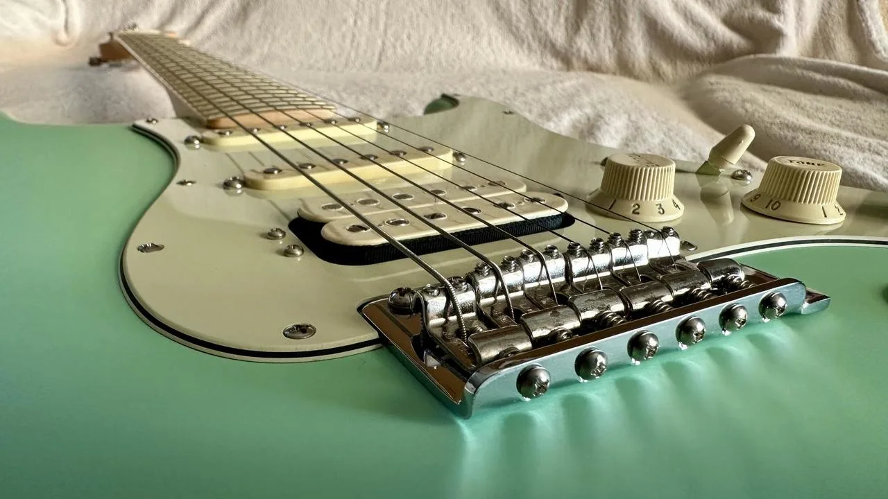 Fender American Performer Strat HSS USA – Satin Surf Green