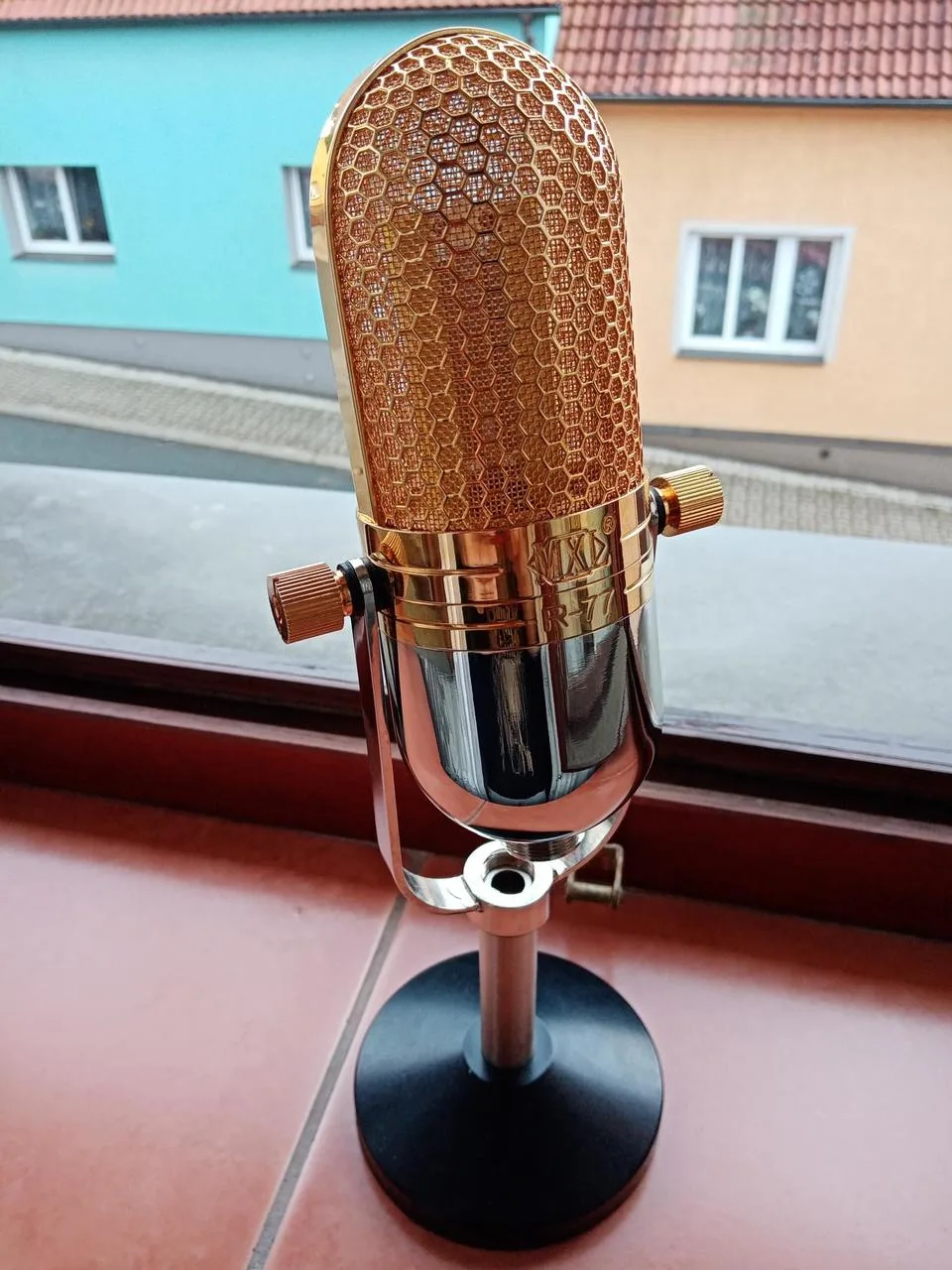 MXL R-77