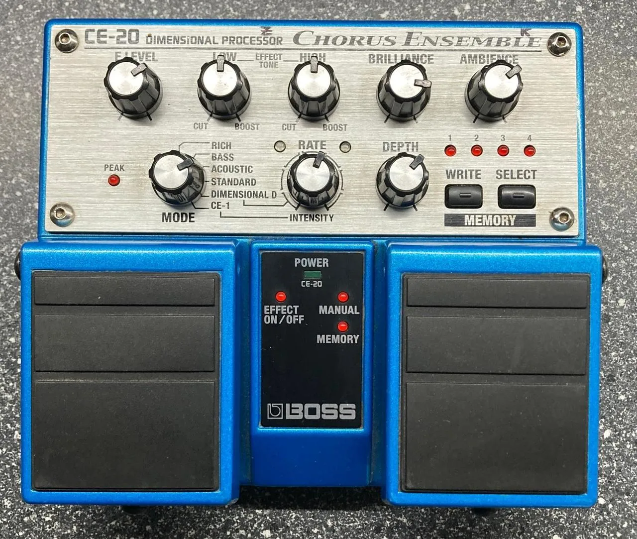 BOSS - CE-20 Chorus Ensemble.