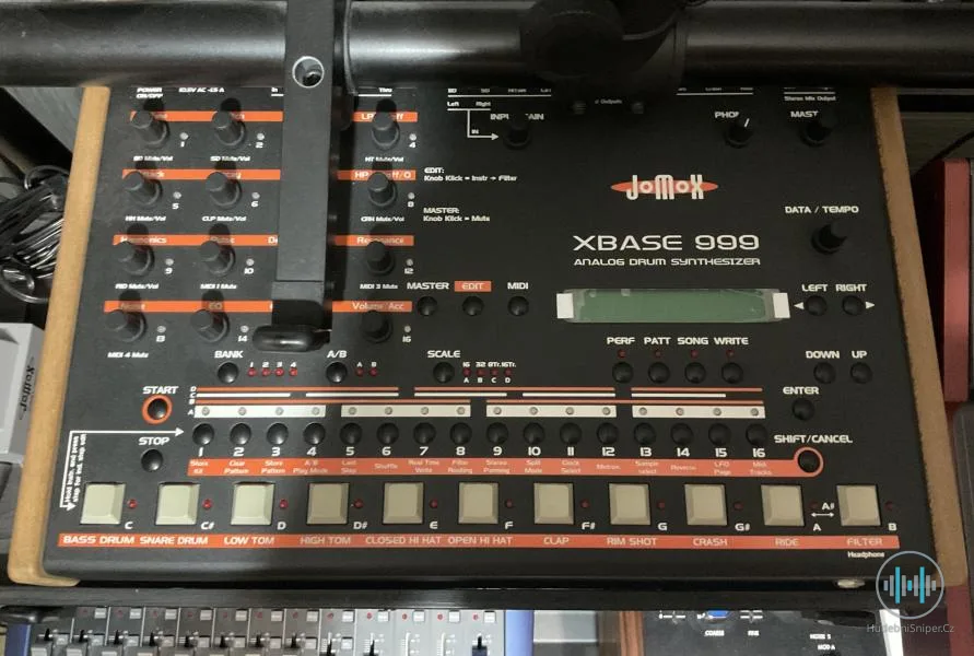 Jomox XBase 999