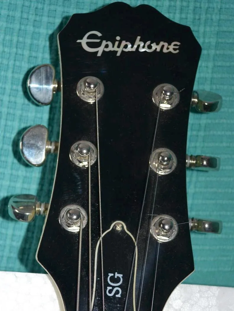 Kytara Epiphone SG, doprava na výd. místo v ceně