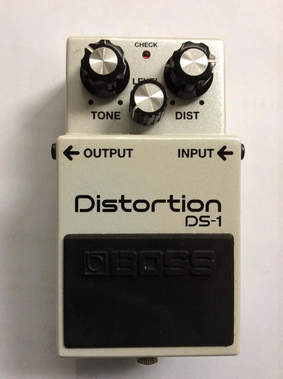 Boss DS 1 v limitované barvě