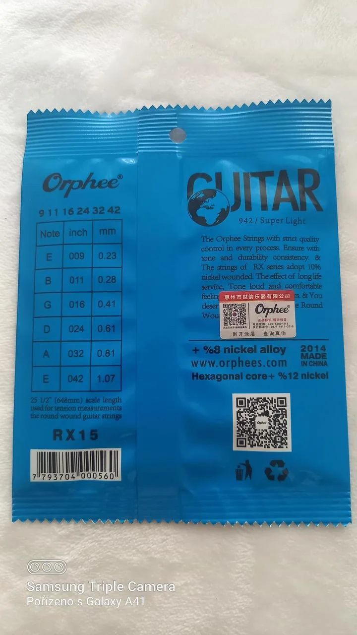 2x struny na elektrickou kytaru 9/42,( pro domácí cvičení)