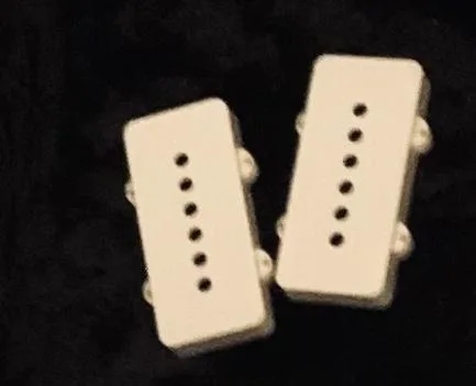 2x kryty snímačů Jazzmaster, bílé