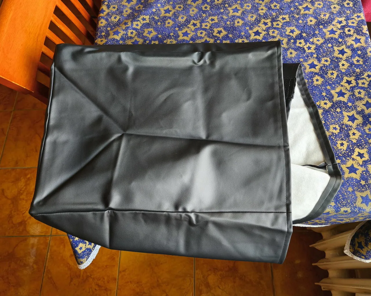 Nový koženkový povlak na kombo 42 x 42 x 28 cm