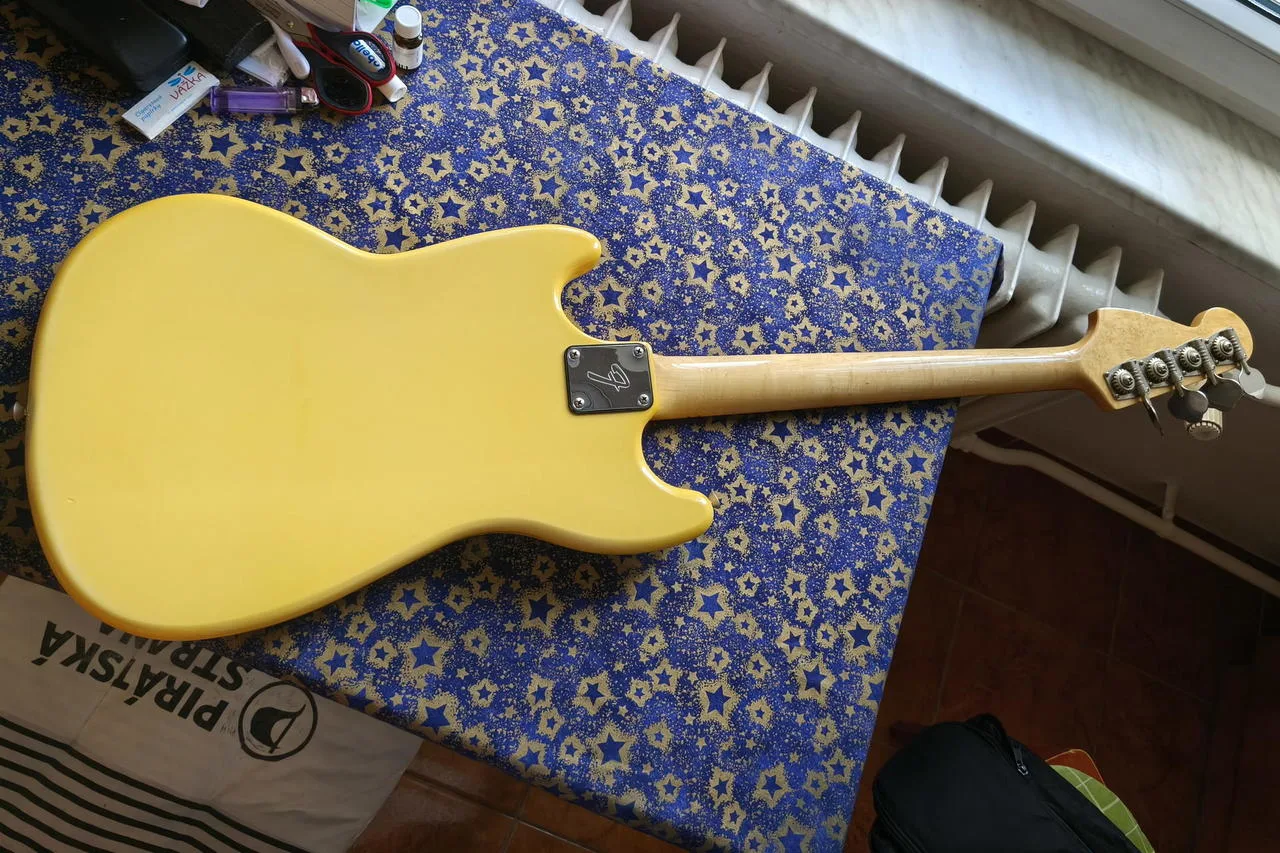 1978 Fender Musicmaster Bass s originálním pouzdrem