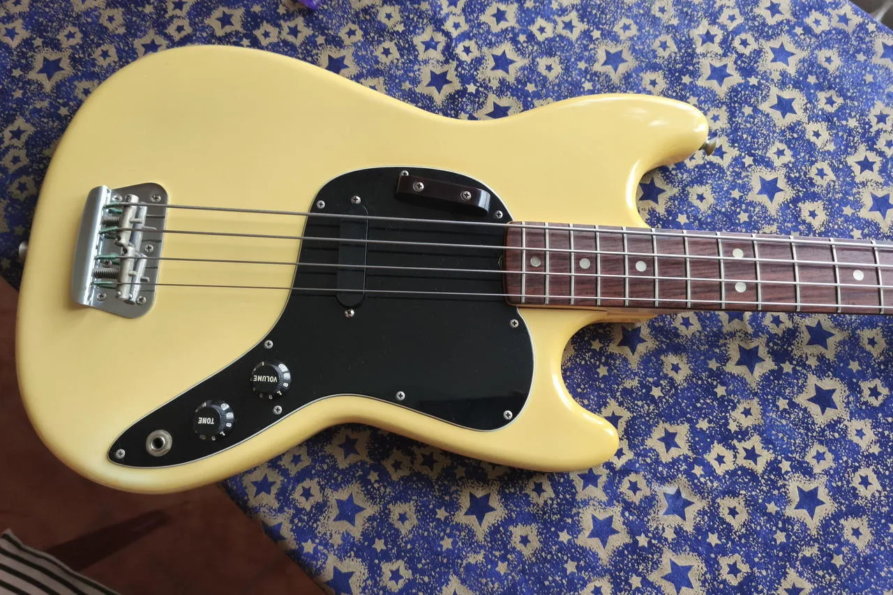 1978 Fender Musicmaster Bass s originálním pouzdrem