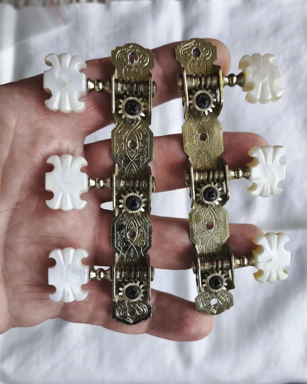 Japonské ladicí mechaniky 3 + 3 na akustickou kytaru