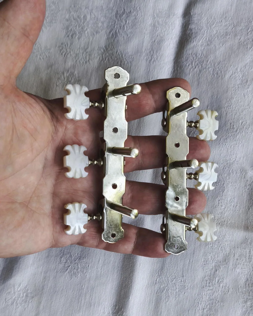 Japonské ladicí mechaniky 3 + 3 na akustickou kytaru