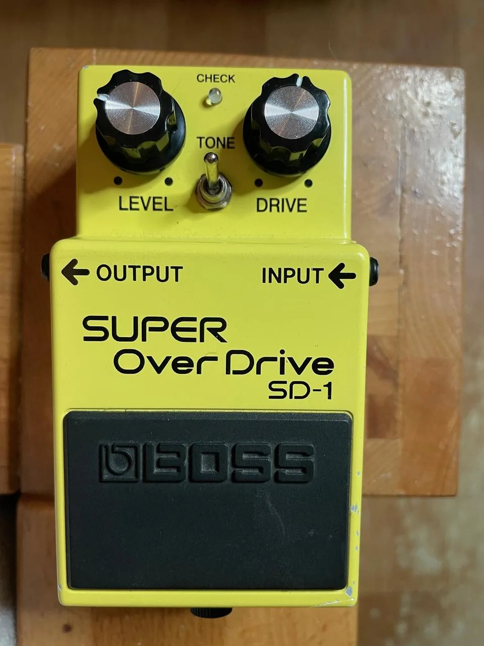 Boss OD-1 (úpravou SD-1) s výběrovým čipem
