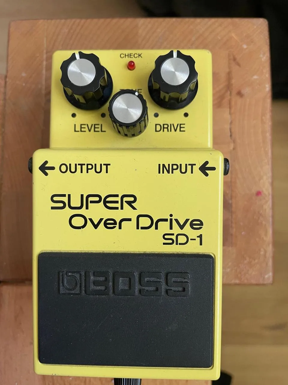 Boss OD-1 (úpravou SD-1) s výběrovým čipem
