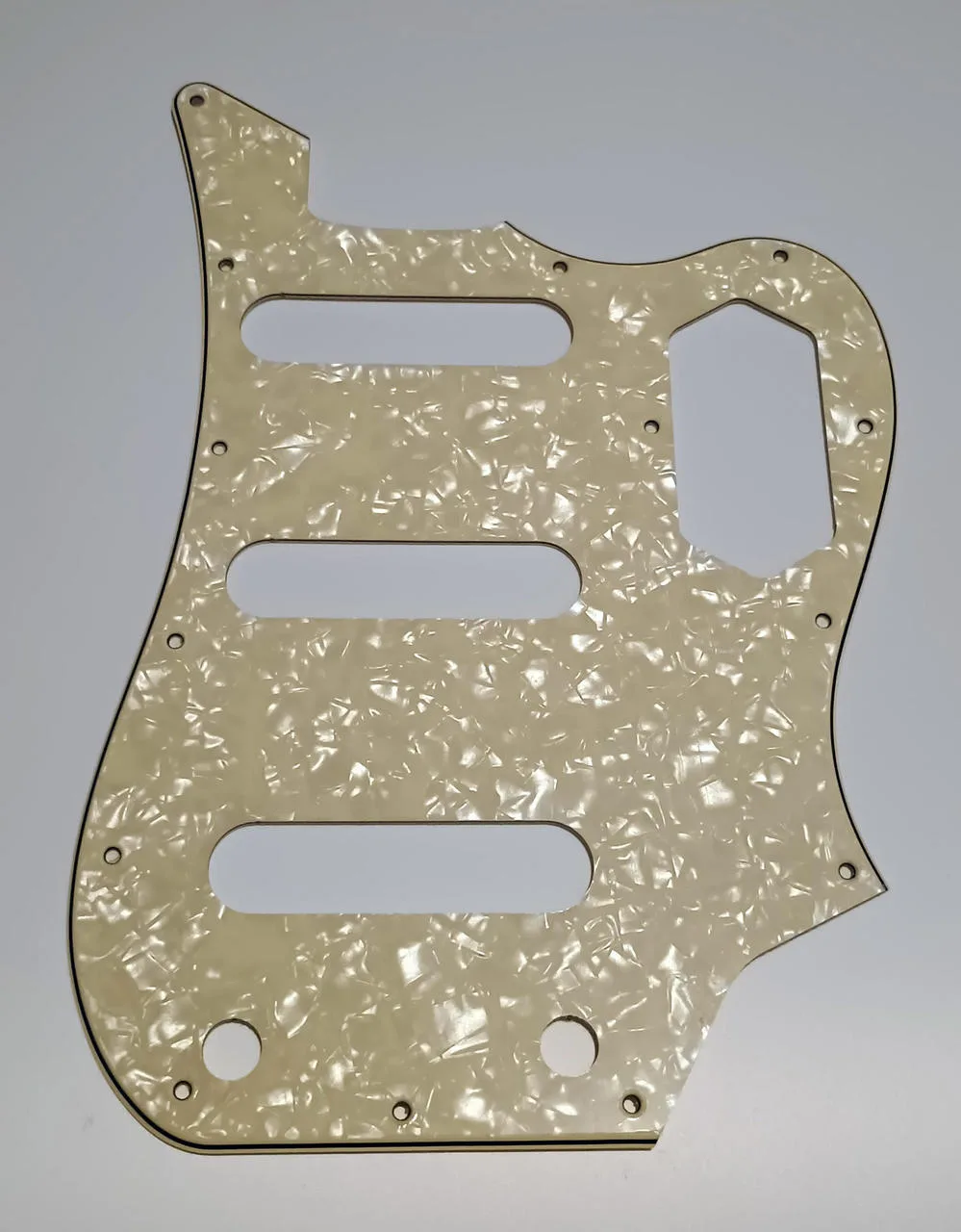 Squier Bass VI pickguardy