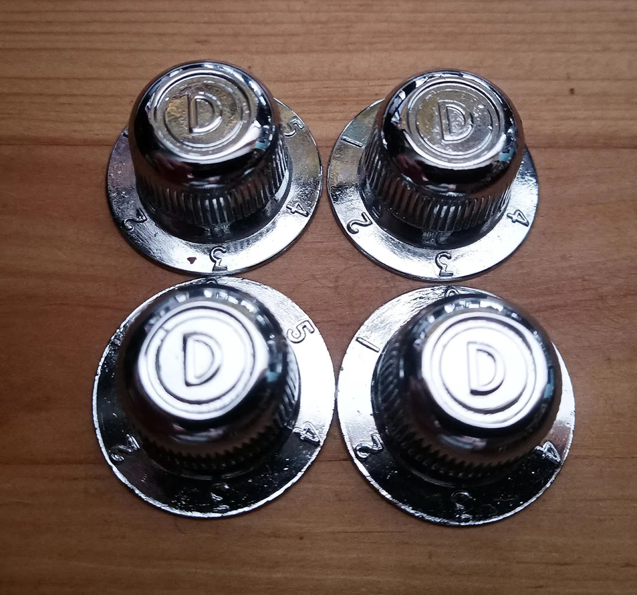 6ks kovový knoflík potenciometru Danelectro