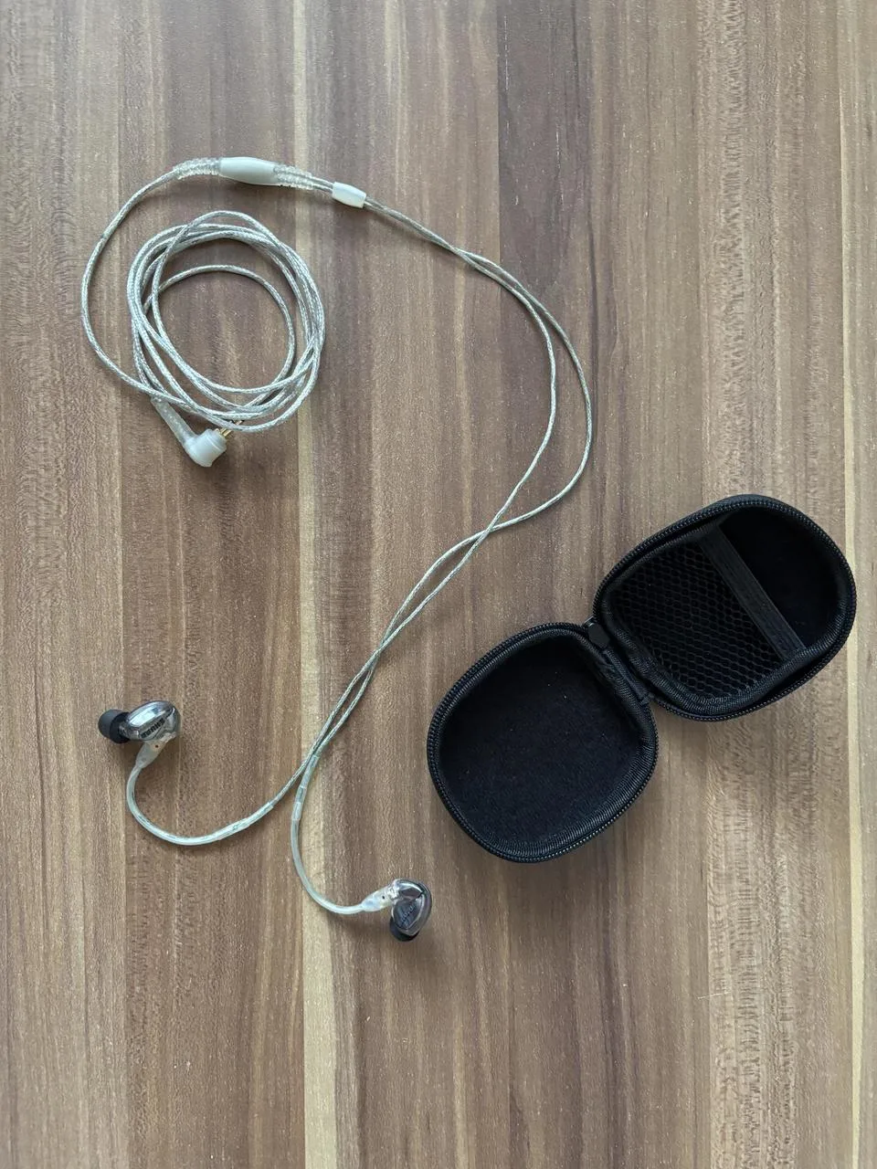 SHURE SE 425 in ear sluchátka