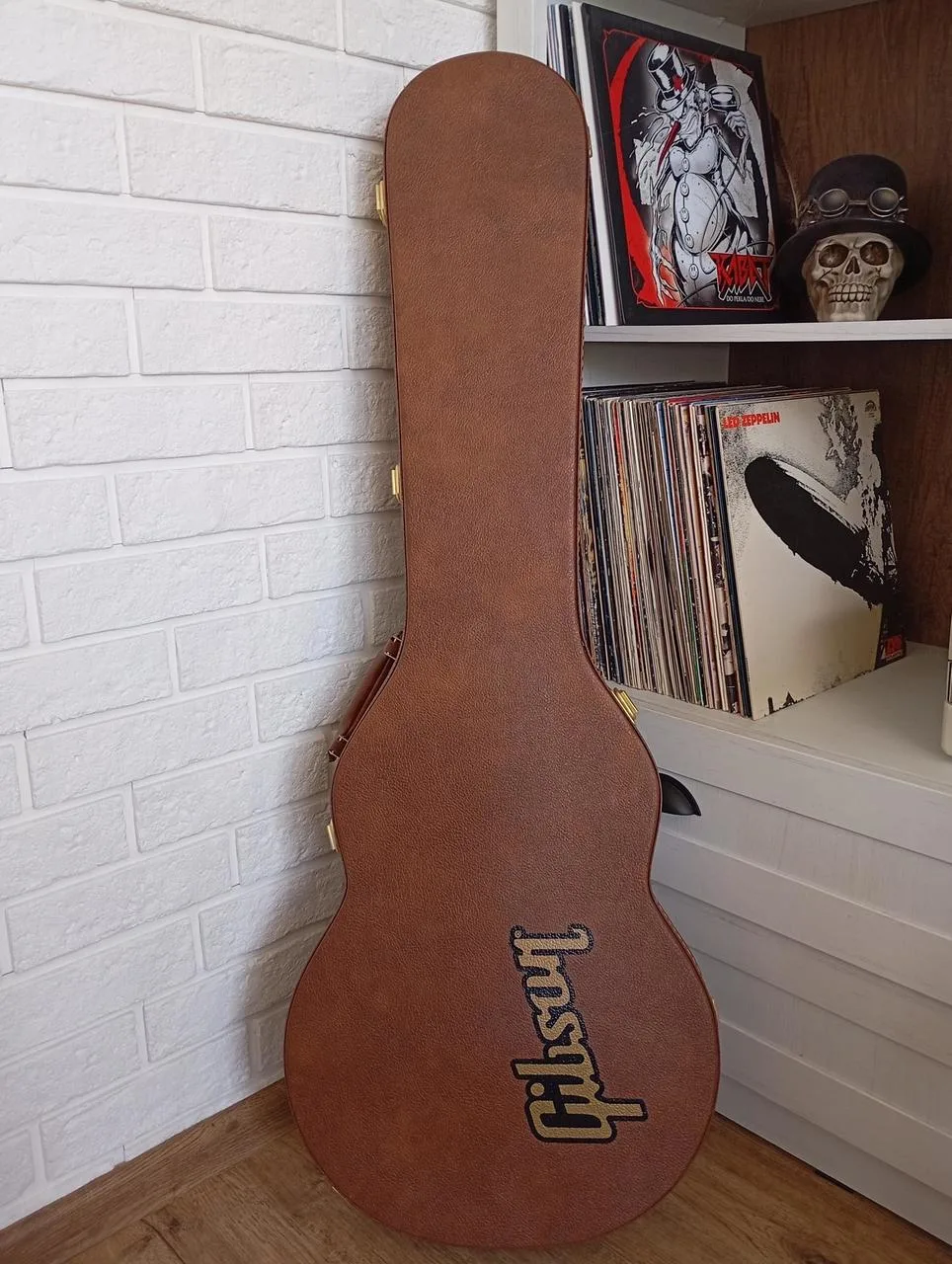 Pevný kufor Gibson