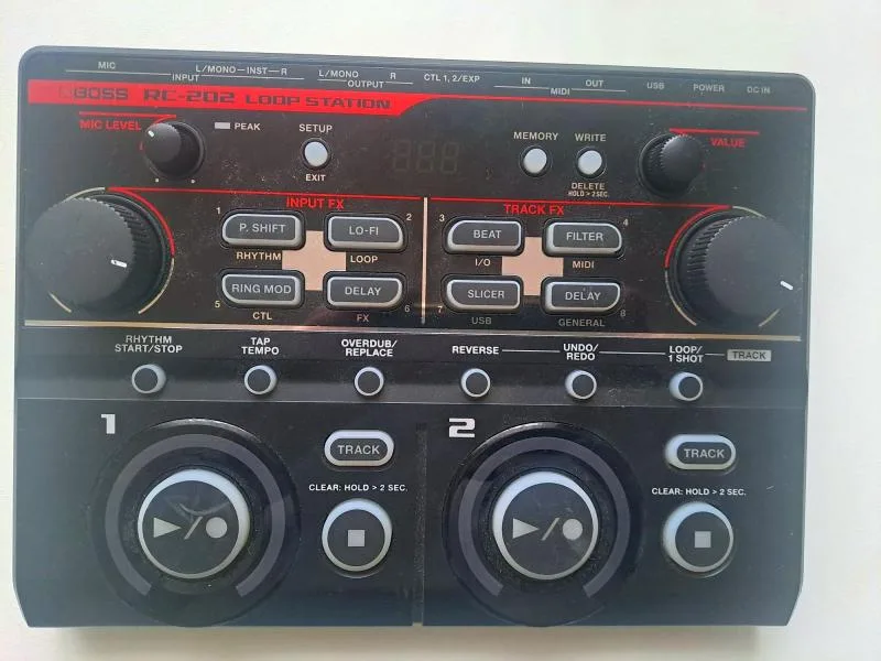 Looper / sampler Boss RC 202 SLEVA