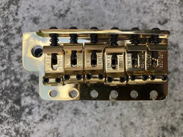 nová tremolo kobylka Fender 005-3275-000 zlatá gold