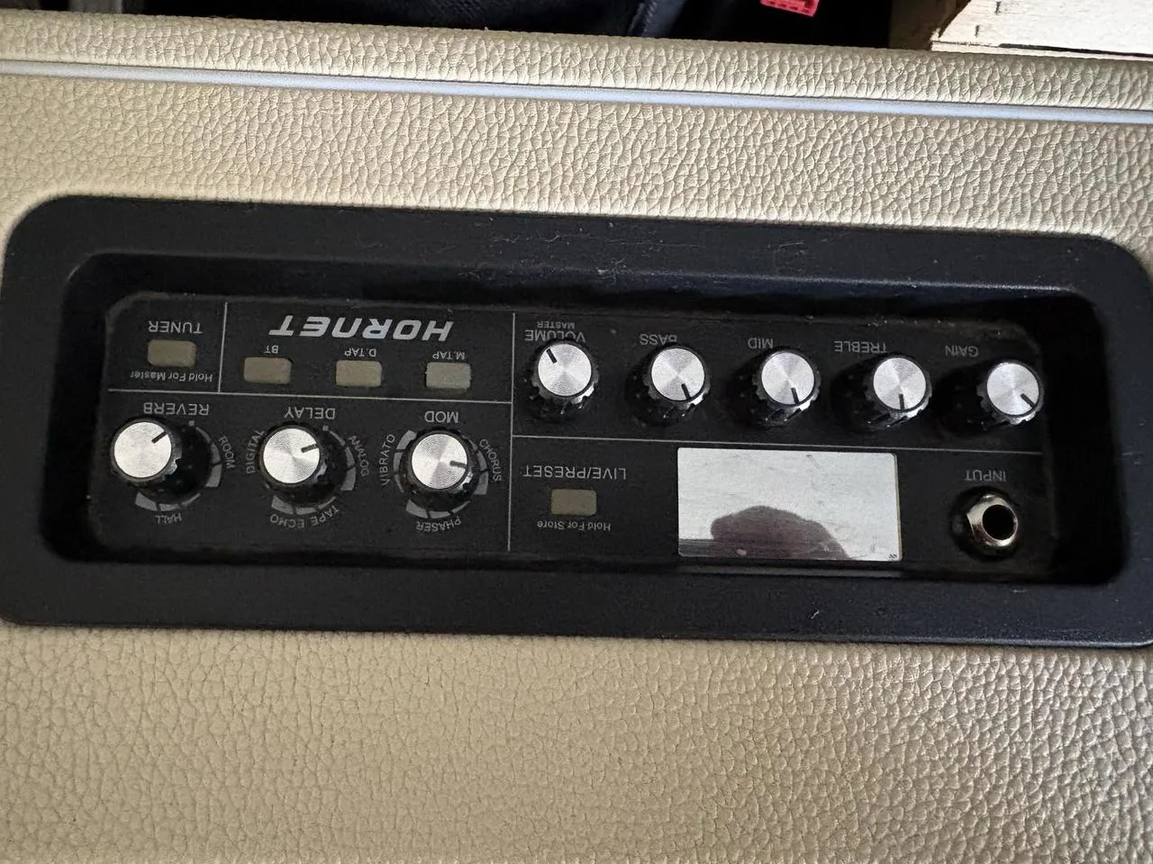 Mooer Hornet - modelingové kombo s bluetooth
