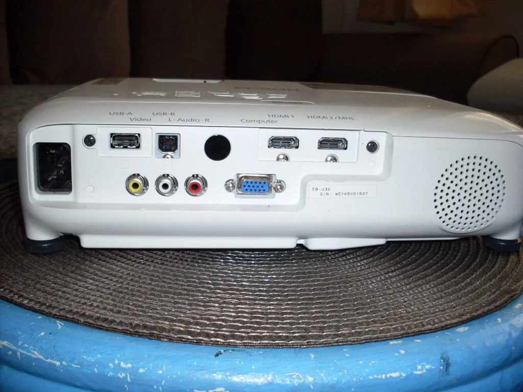 Epson PROJECTOR, MODEL H722B - rezervace