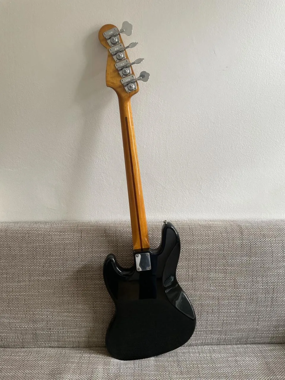 Fender / Schecter Jazz Bass