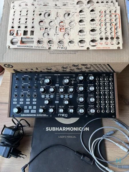 Moog Subharmonicon