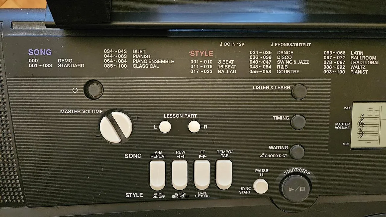 Klávesy Yamaha EZ-220 (stojan, sedák, brašna)
