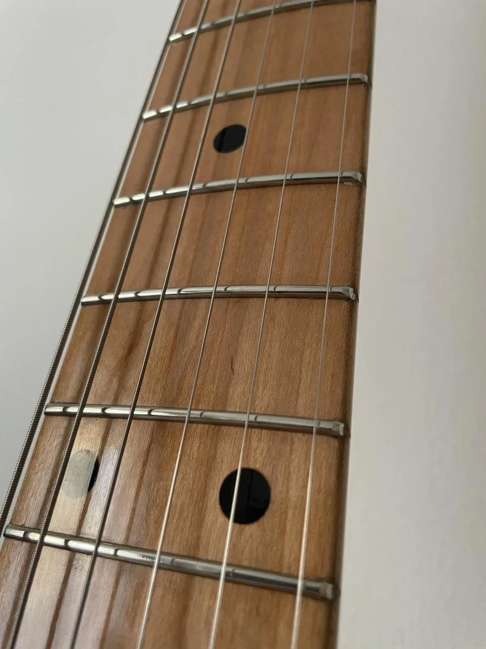 Fernandes Stone logo stratocas. REZERVACE