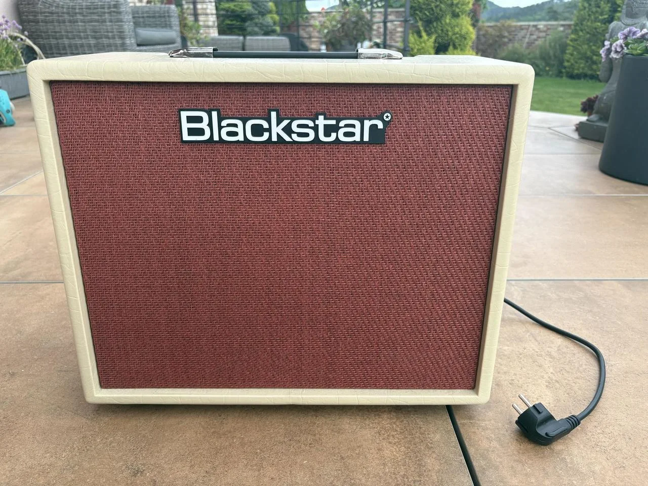 Blackstar Debut 50R