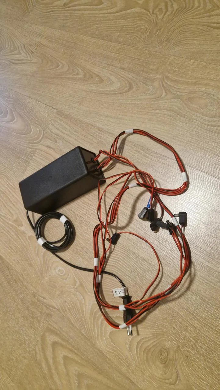 Napájeci zdroj Smrčka 9V-10V 6x100mA,1x200mA nebo 8x100mA