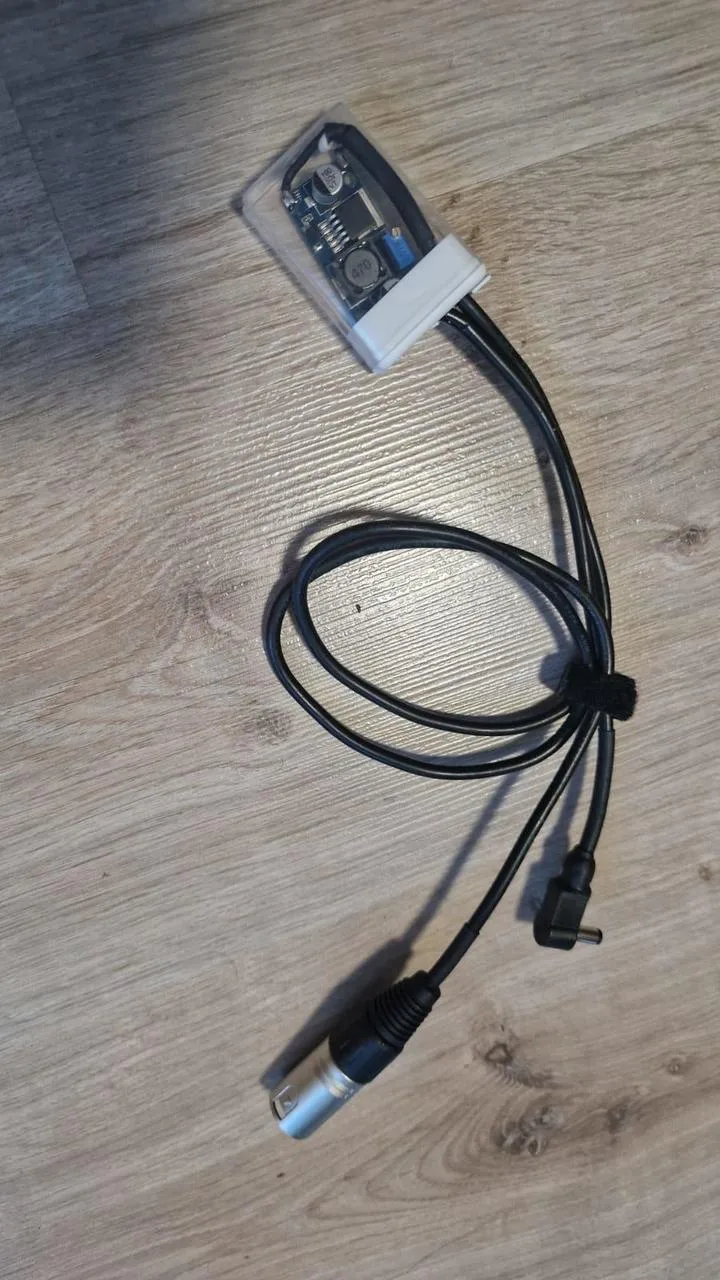 Napájecí kabel pro midi pedal z Fractal Fm3