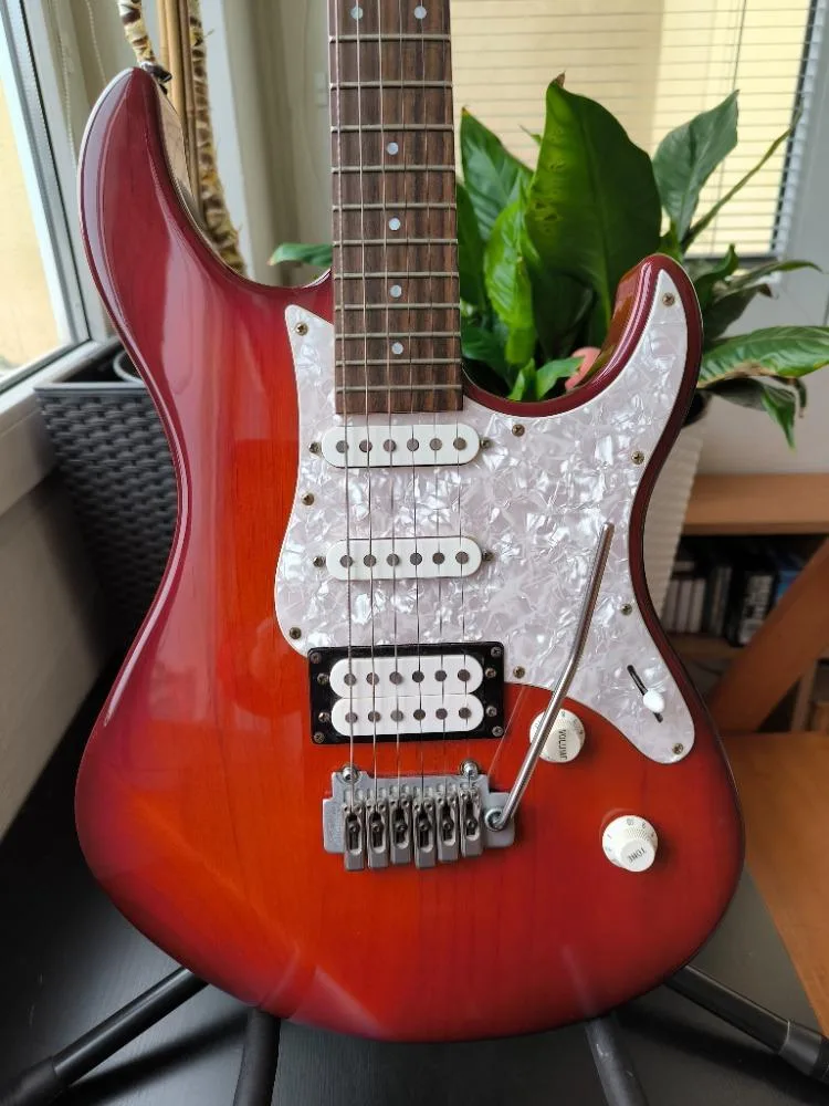 Yamaha Pacifica 604W r.2001