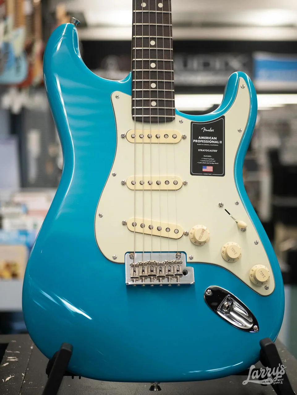 Fender American Professional II Stratocaster Miami blue