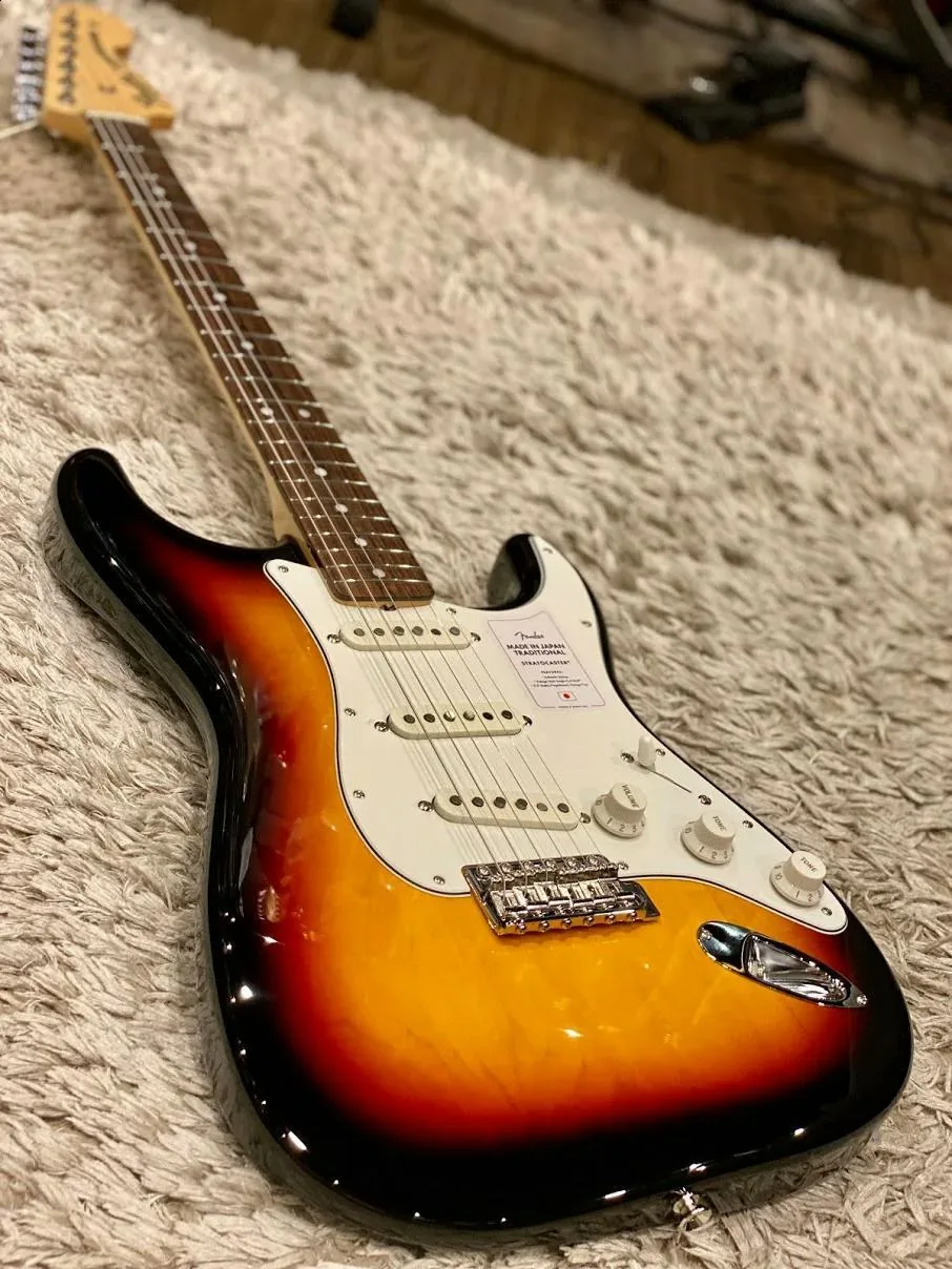 Fender Made in Japan Traditional 60 Stratocaster sunburst