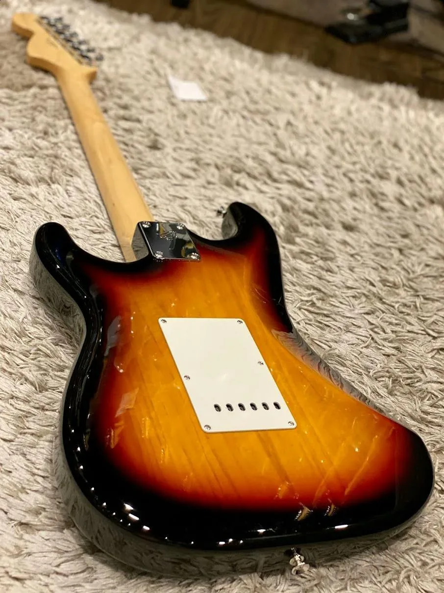 Fender Made in Japan Traditional 60 Stratocaster sunburst